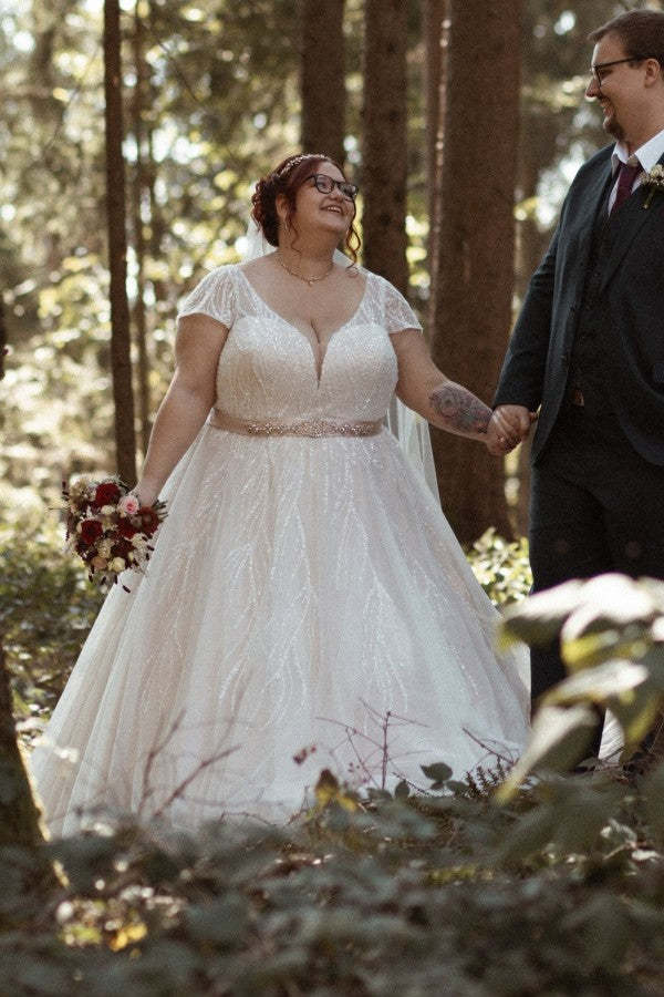 V-Neck Tulle Plus Size A-Line Wedding Dresses Short Sleeves