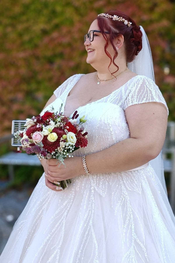 V-Neck Tulle Plus Size A-Line Wedding Dresses Short Sleeves