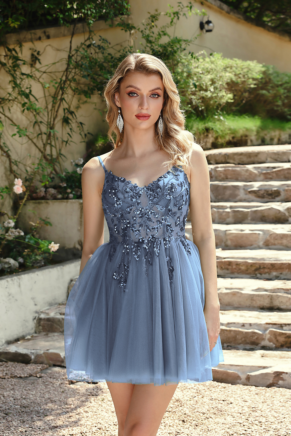 Tulle Lace Aline Short Party Dresses V-Neck Knee Length Appliques Formal Dress with Beadings
