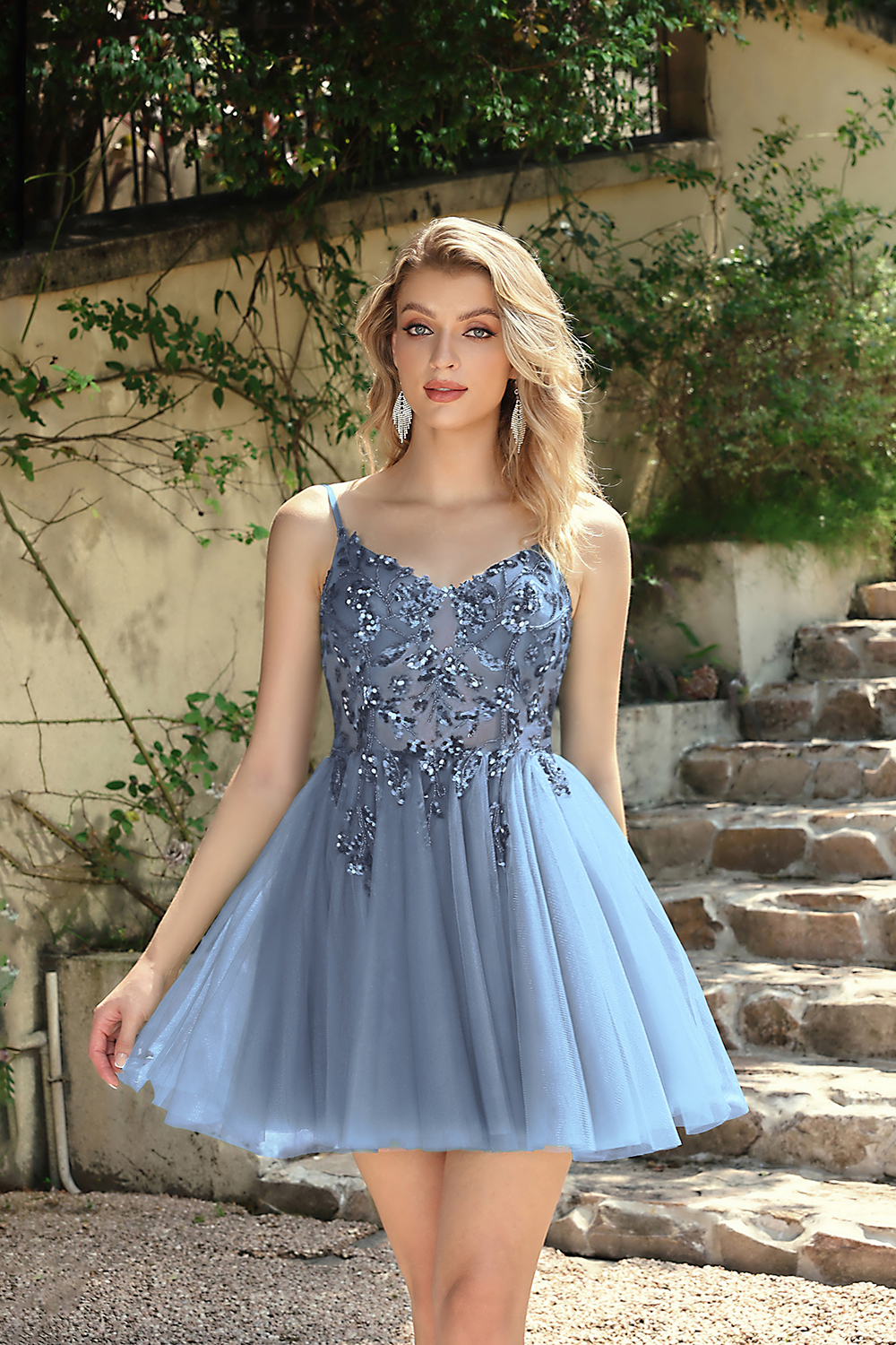Tulle Lace Aline Short Party Dresses V-Neck Knee Length Appliques Formal Dress with Beadings