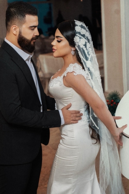 Stylish Square Neck Satin Wedding Dresses Mermaid Long Bridal Gowns with Appliques