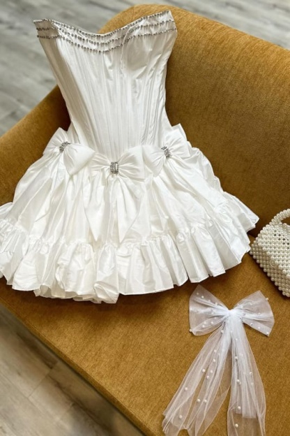 Black Corset Strapless A Line Short Homecoming Dress With Bows