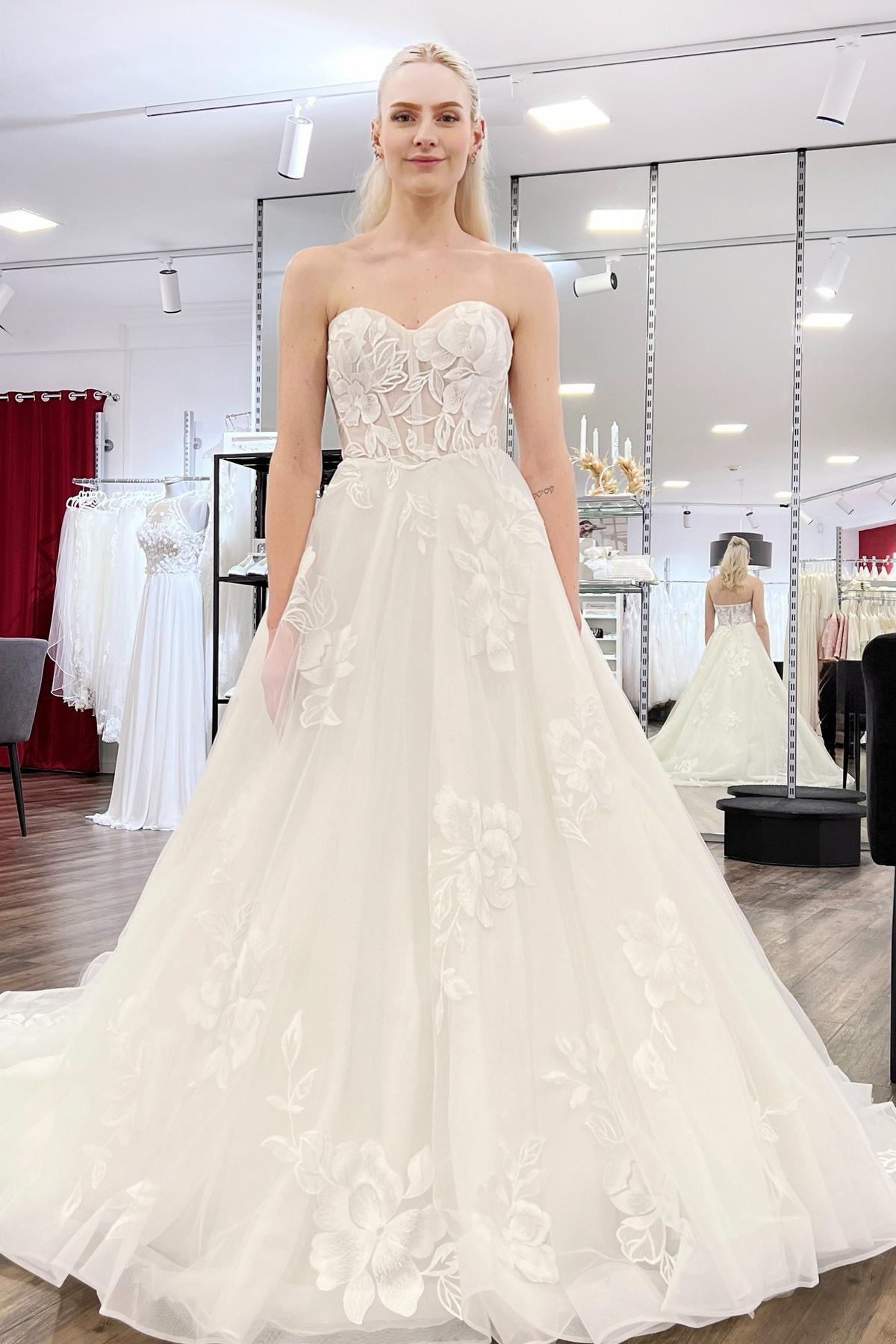 Strapless Sweetheart Lace Aline Wedding Dress Tulle Long Bridal Dress
