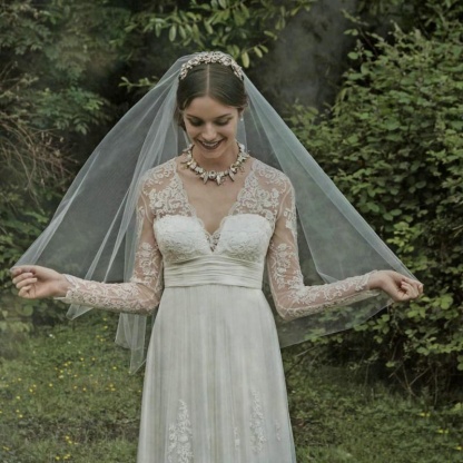 Two Tier Cut Edge Tulles With Comb Wedding Veils | Bridelily - wedding veils