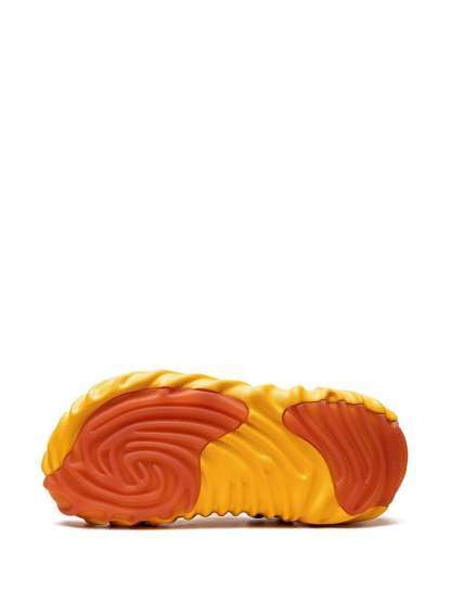 SALEHE BEMBURY X POLLEX CLOG HORCHATA