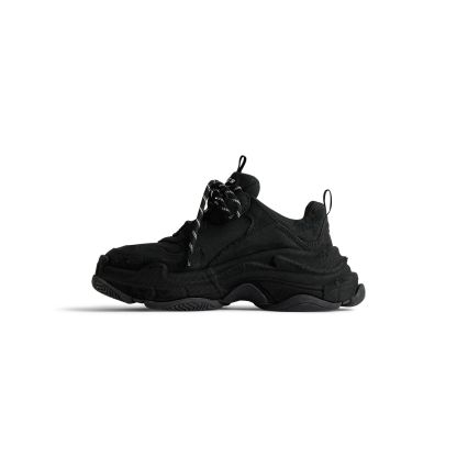 WOMEN'S TRIPLE S SNEAKER IN BLACK