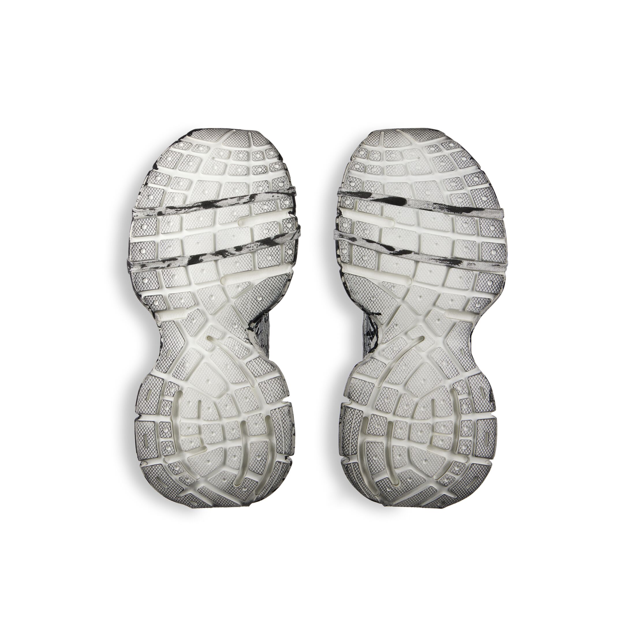 WOMEN'S 3XL EXTREME GRAFFITI SNEAKER IN WHITE/BLACK