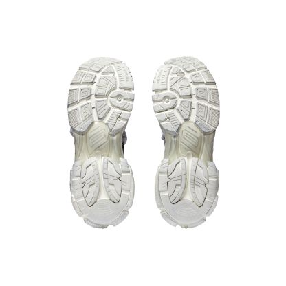 WOMEN'S RUNNER GRAFFITI SNEAKER IN WHITE