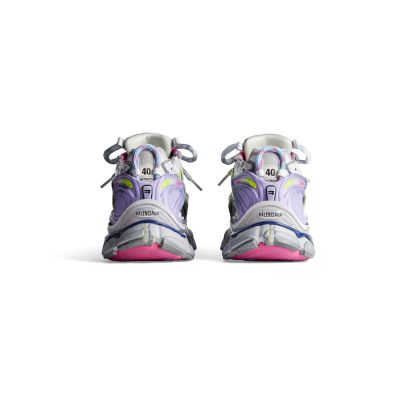 WOMEN'S RUNNER SNEAKER IN GREY