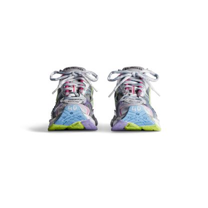 WOMEN'S RUNNER SNEAKER IN GREY