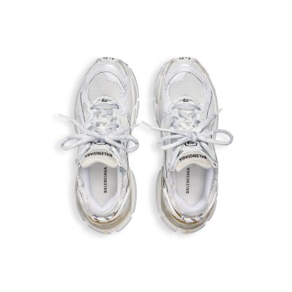 WOMEN'S RUNNER SNEAKER IN WHITE