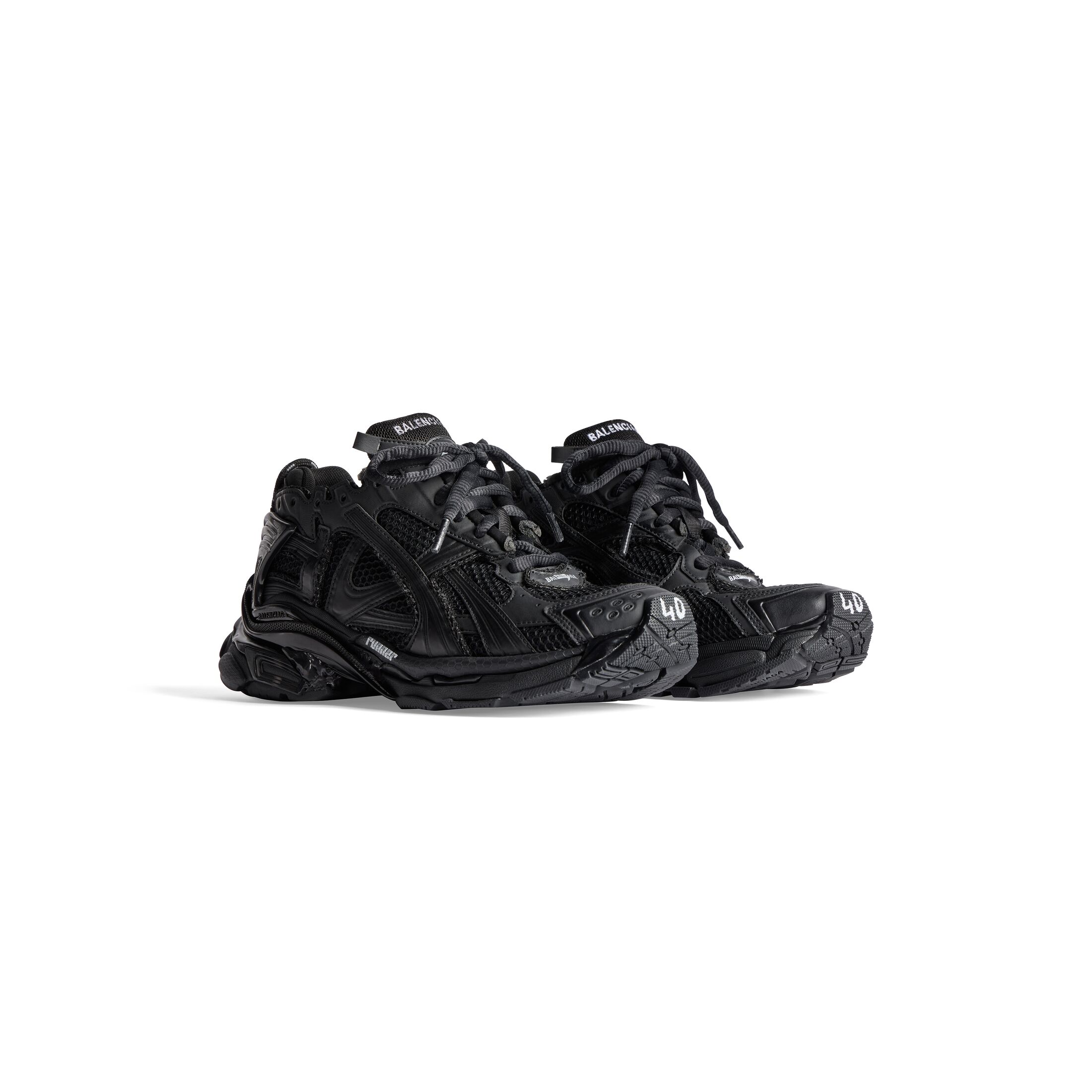 MEN'S RUNNER SNEAKER IN BLACK