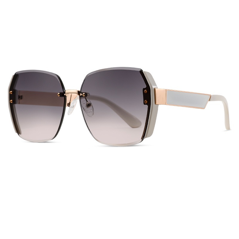 Clark-Fashionable sunglasses