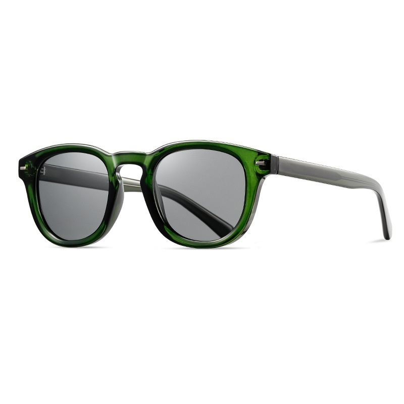 Iolanthe-Round polarized sunglasses can be customized with optical pre