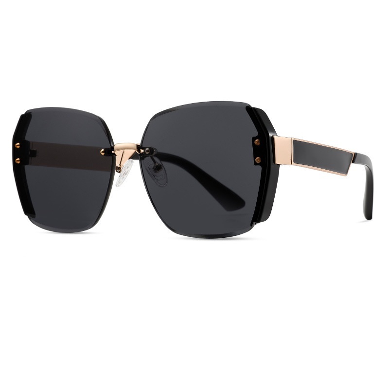 Clark-Fashionable sunglasses