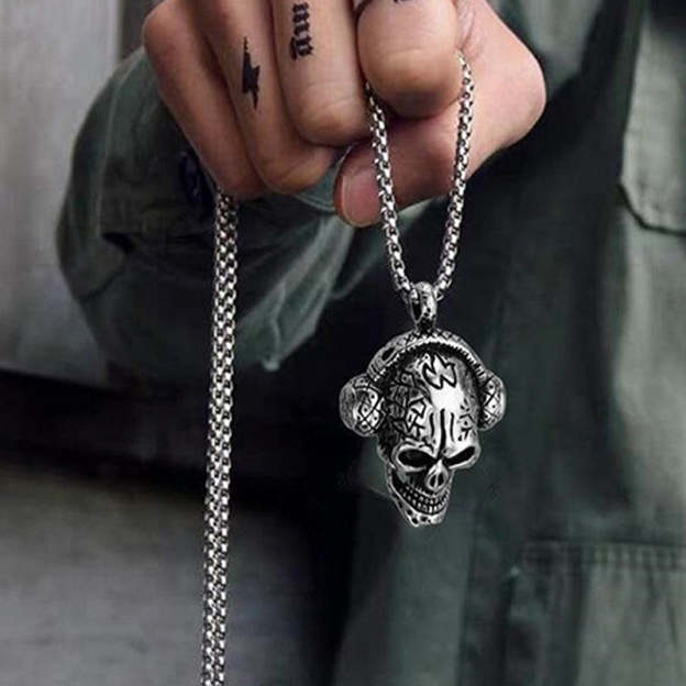Fashion Hoe Wearing Headphones Pendant Retro Pendant Men's Titanium Steel Stainless Steel Necklace Music Personality Accessories