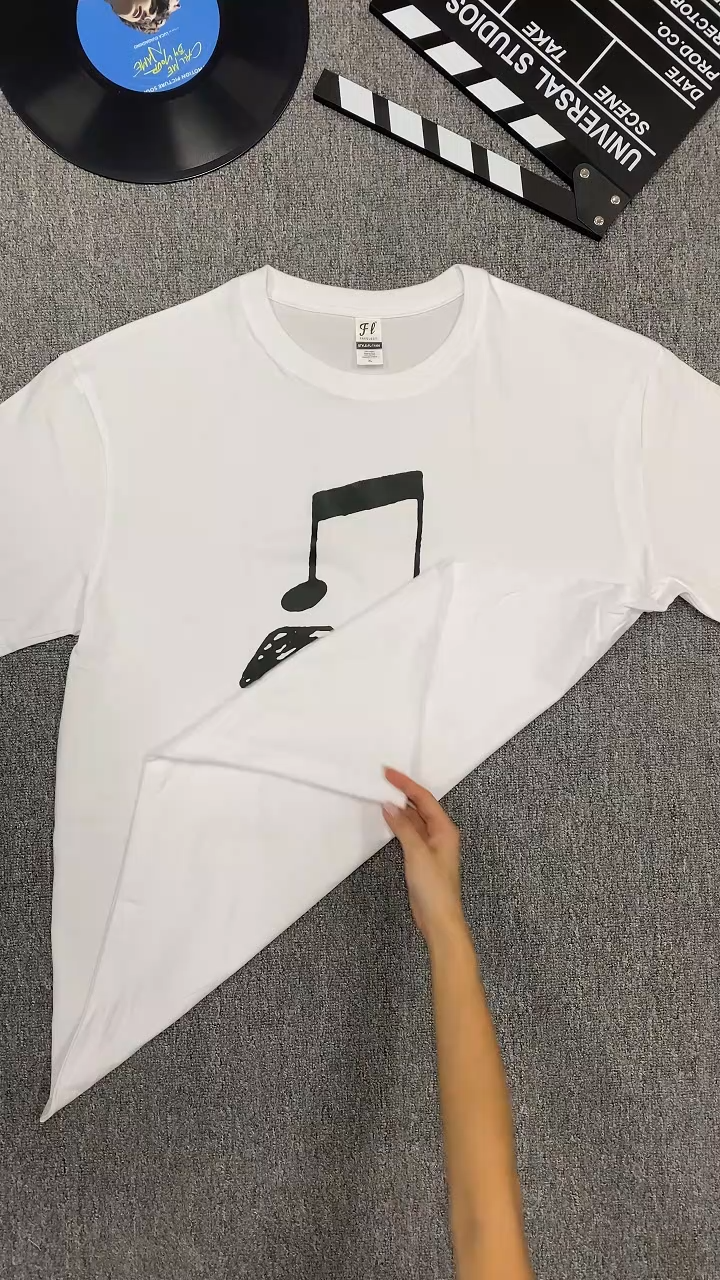Music Connects People art cotton T-shirt