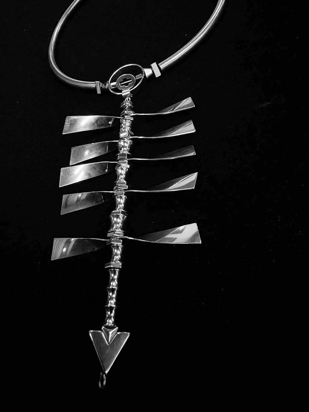 ILLUSORY Spine Necklace