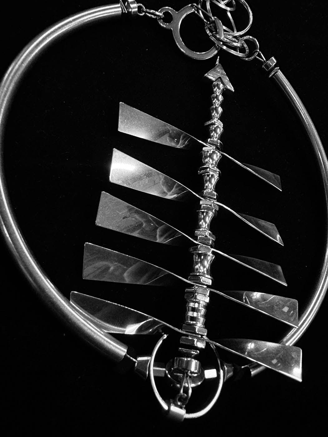 ILLUSORY Spine Necklace