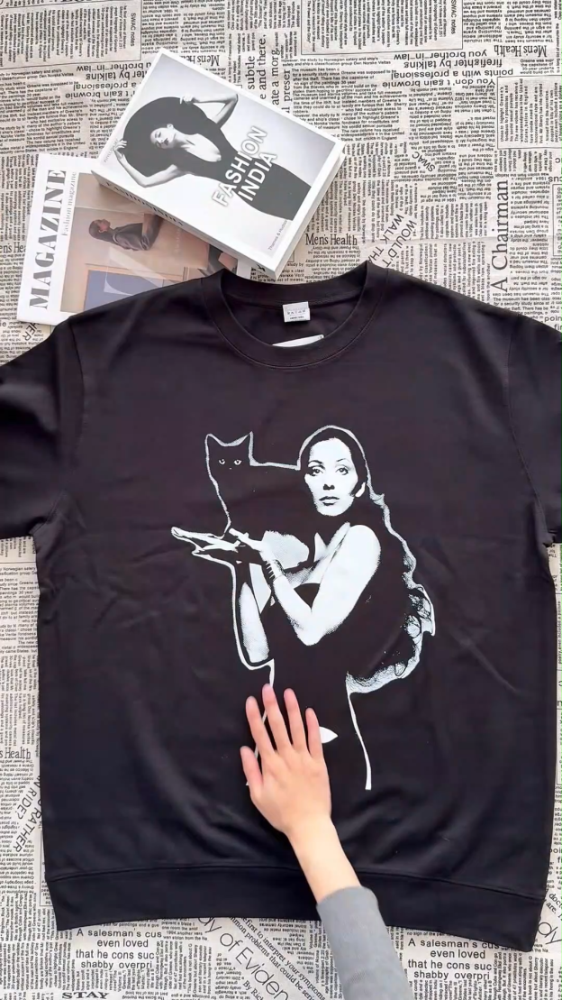 Vintage Cher with black cat poster Casual Crewneck Sweatshirt