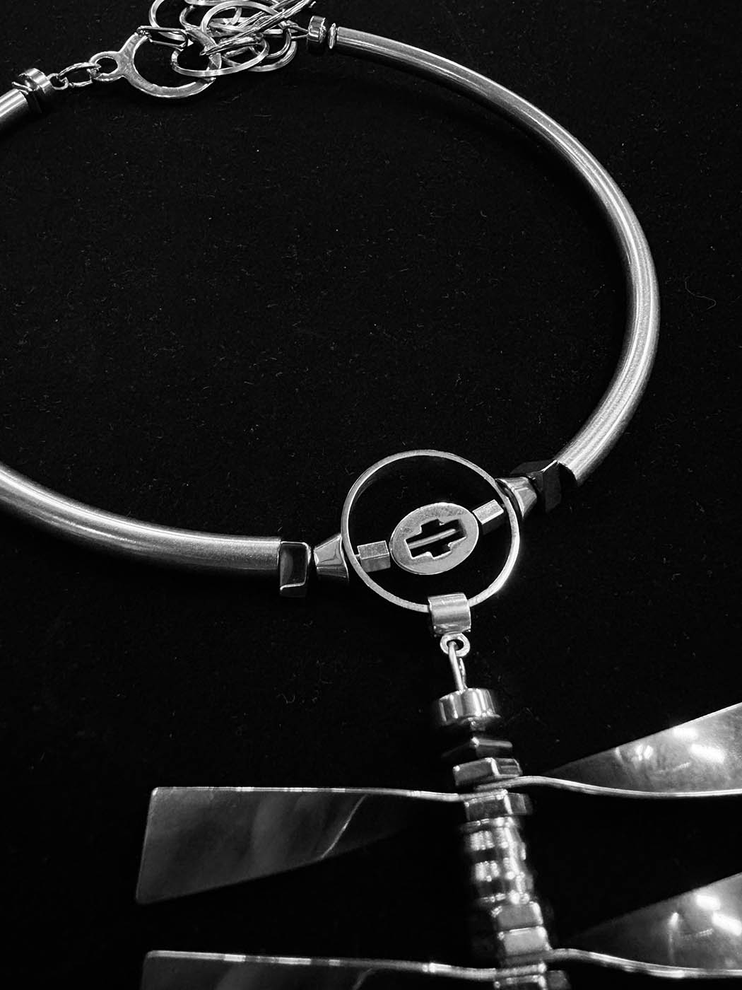 ILLUSORY Spine Necklace