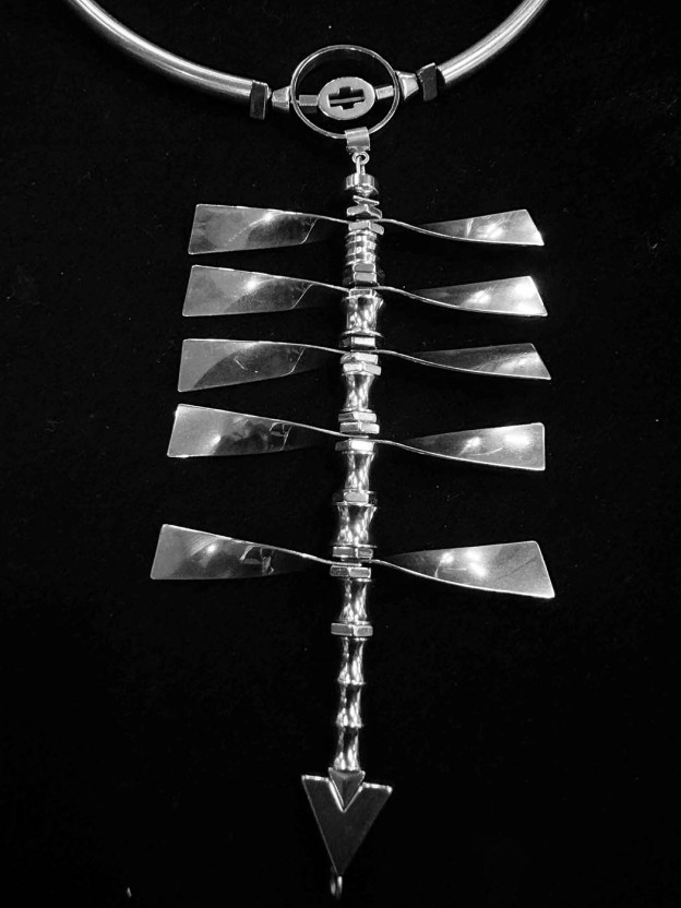 ILLUSORY Spine Necklace