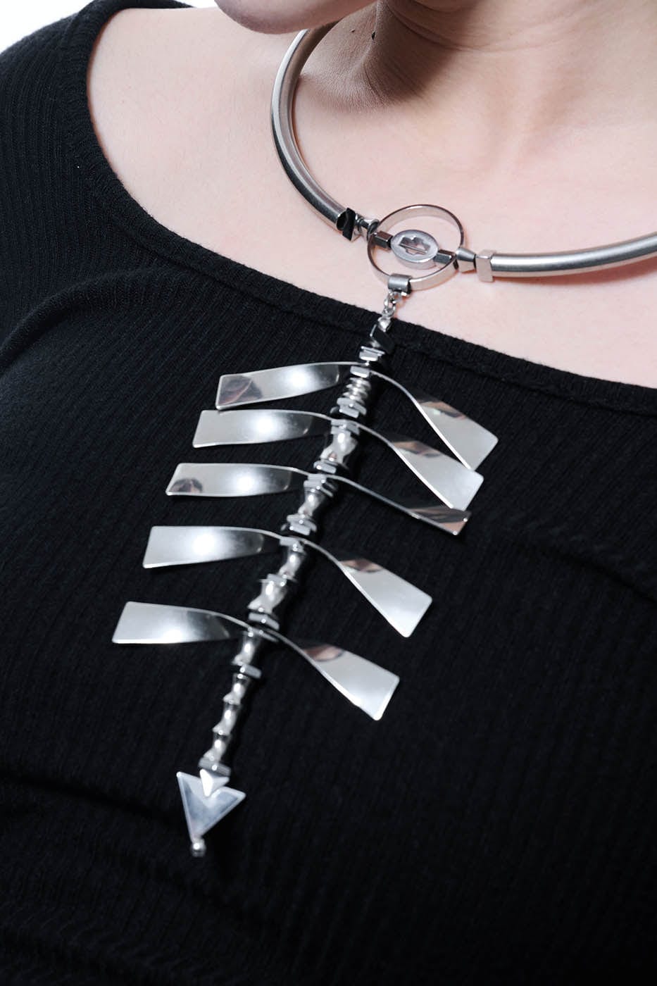 ILLUSORY Spine Necklace