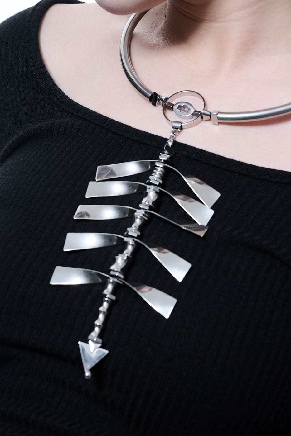 ILLUSORY Spine Necklace