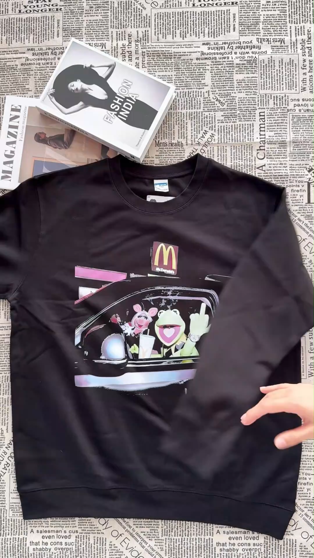 Kermit the Frog and Miss Piggy  The Muppets Casual Crewneck Sweatshirt