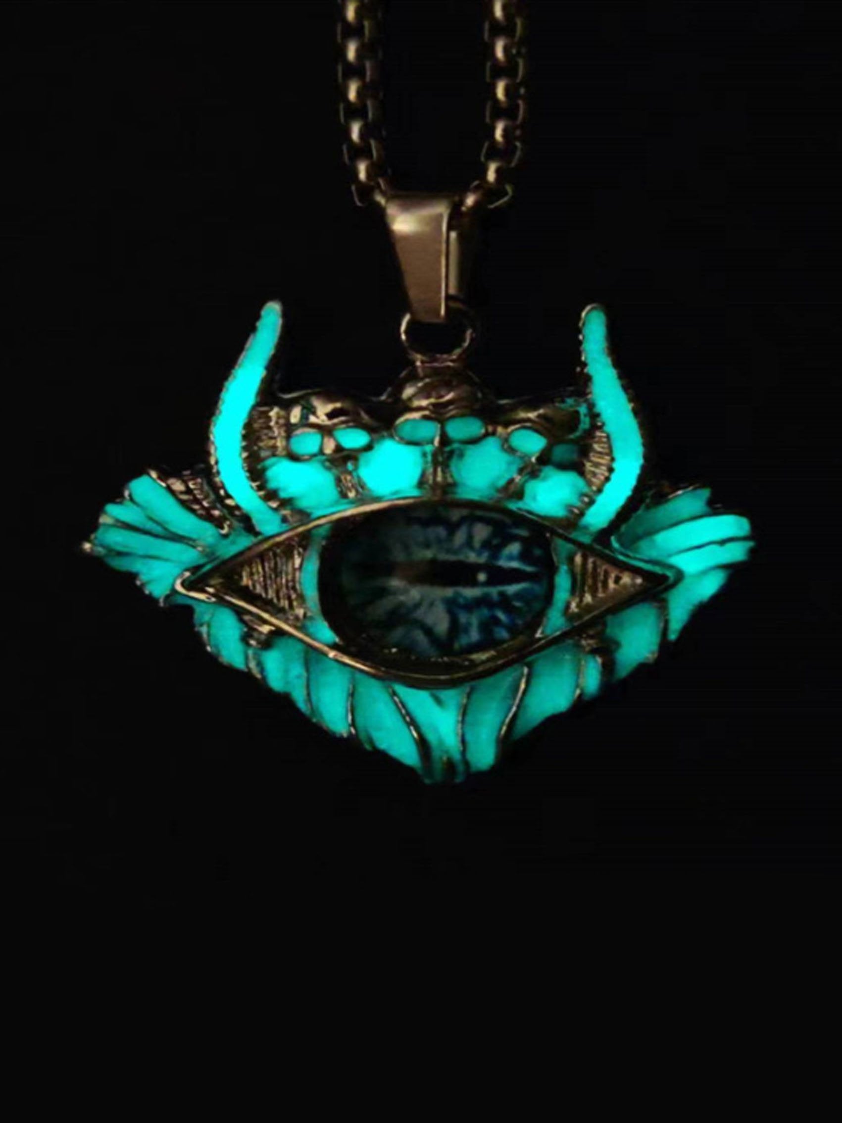 Glow In The Dark Skull Demon Eye Necklace