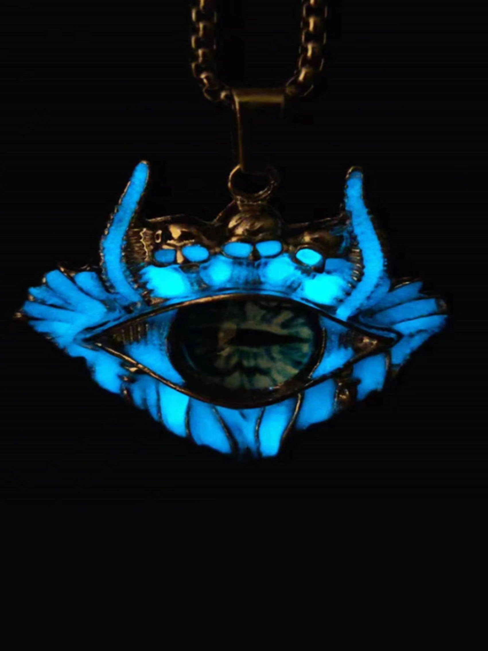 Glow In The Dark Skull Demon Eye Necklace