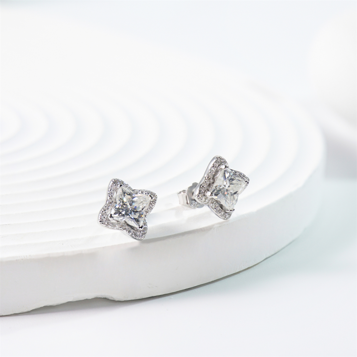 Delzzad Bling Luxury Four-Leaf Clover Earrings Lab-Created Moissanite Stud Earring S925 Sterling Silver Moissanite Jewelry Perfect  Gift for Men Women Wedding Set