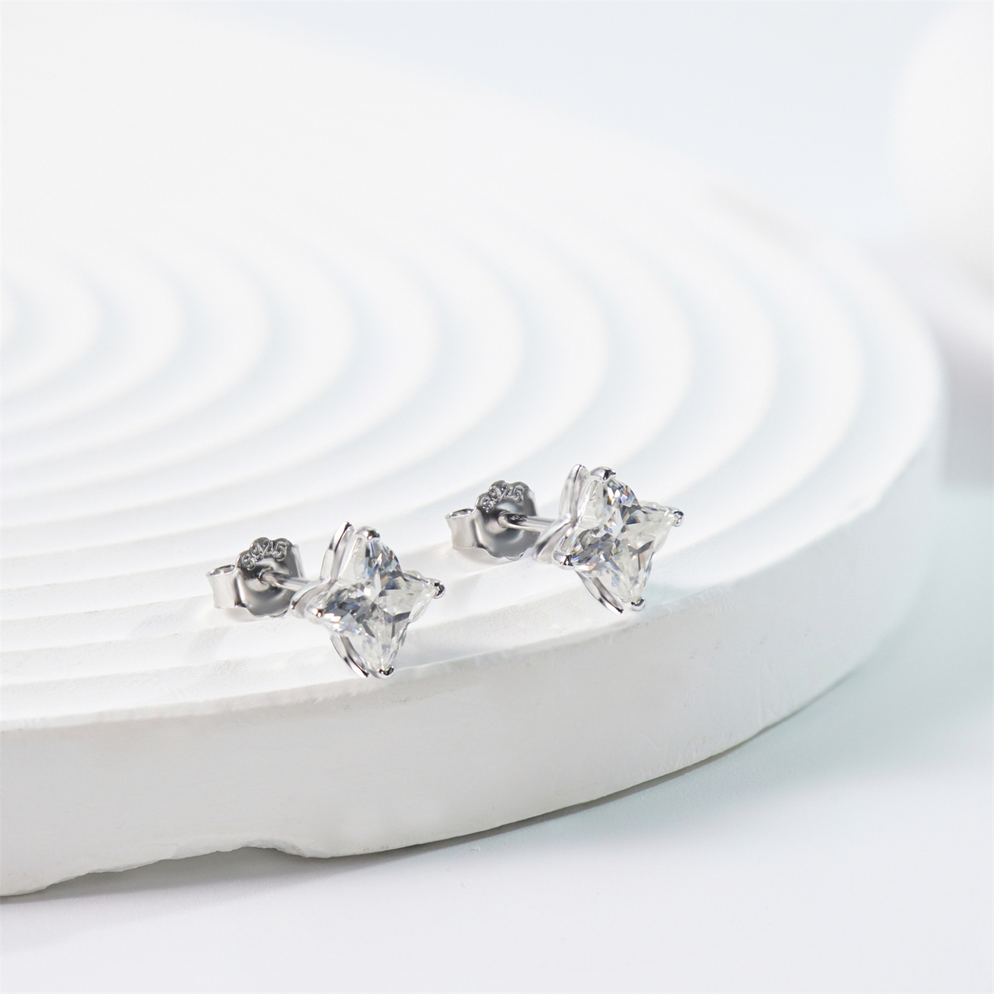 Delzzad Solitaire Clover Stud Earrings Lab-Created Moissanite Stud Earring S925 Sterling Silver Moissanite Jewelry Perfect Birthday Gift for Men Women Wedding Set