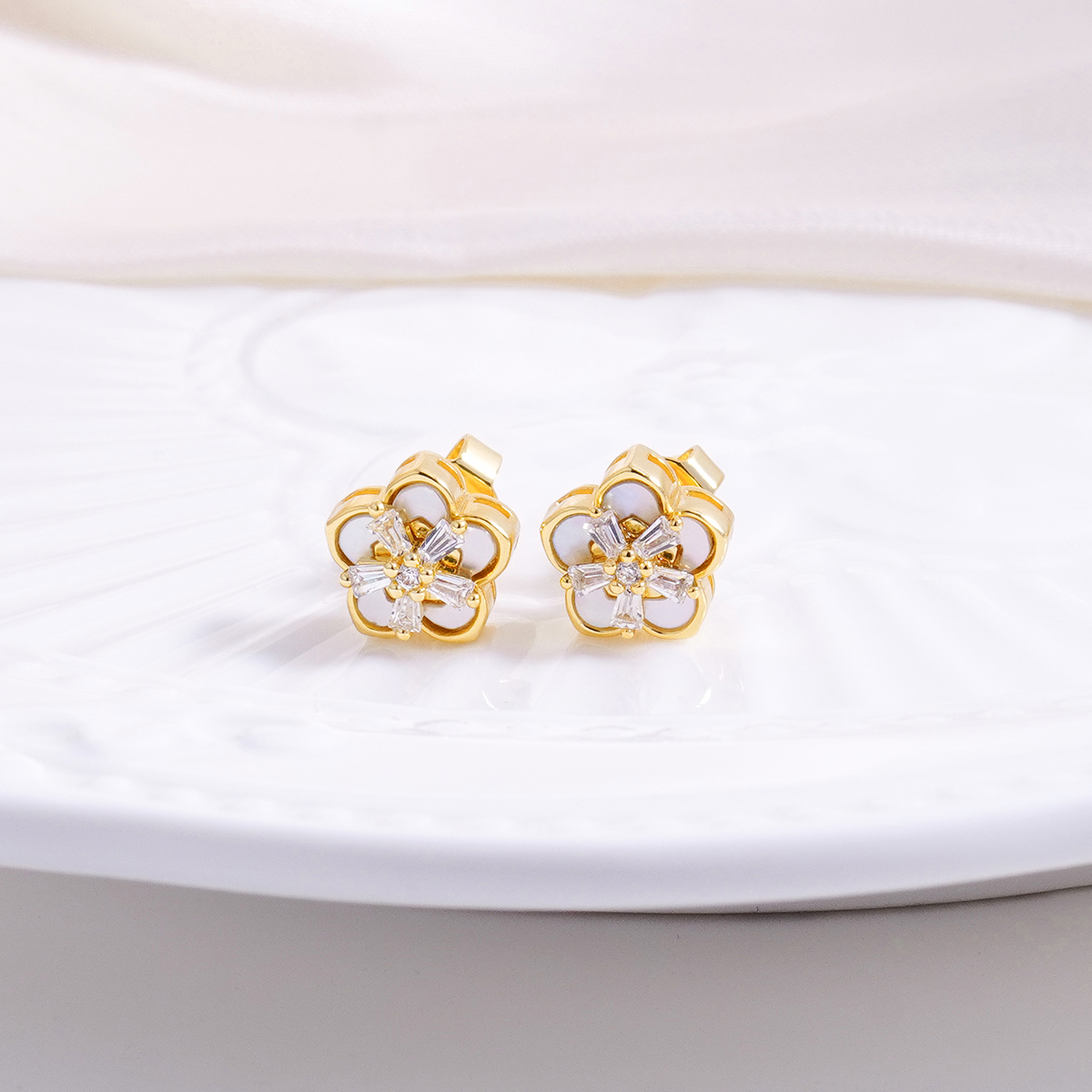 Delzzad The Bloom Sonata Set Flower Stud Earrings Blossom Necklace Flower Bracelet Zirconia Jewelry Set Copper