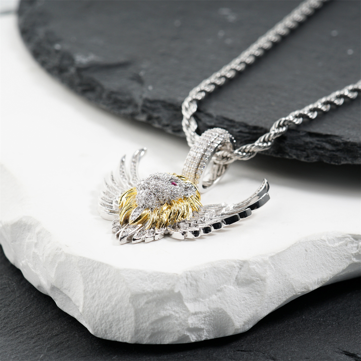 Delzzad Seraphic Roar Pendant Necklace Flying Winged Lion King Crown Face Charm Pendant Chain VVS Synthetic Moissanite Pendant Necklace Jewelry Copper Chain