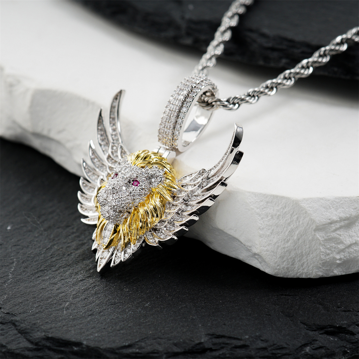 Delzzad Seraphic Roar Pendant Necklace Flying Winged Lion King Crown Face Charm Pendant Chain VVS Synthetic Moissanite Pendant Necklace Jewelry Copper Chain