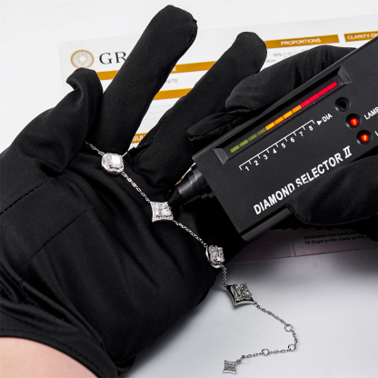 4.5ct Brilliant Four-Leaf Clover Lily Bulb Adjustable Bracelet Lab-Created Moissanite Bracelet S925 Sterling Silver Moissanite Jewelry Engagement Wedding Anniversary Perfect Gifts