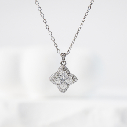 Delzzad 1.1ct Brilliant Iced-Out Four-Leaf Clover Pendant Necklace Lab-Created Moissanite Necklace S925 Sterling Silver Moissanite Jewelry Engagement Wedding Anniversary Perfect Gifts