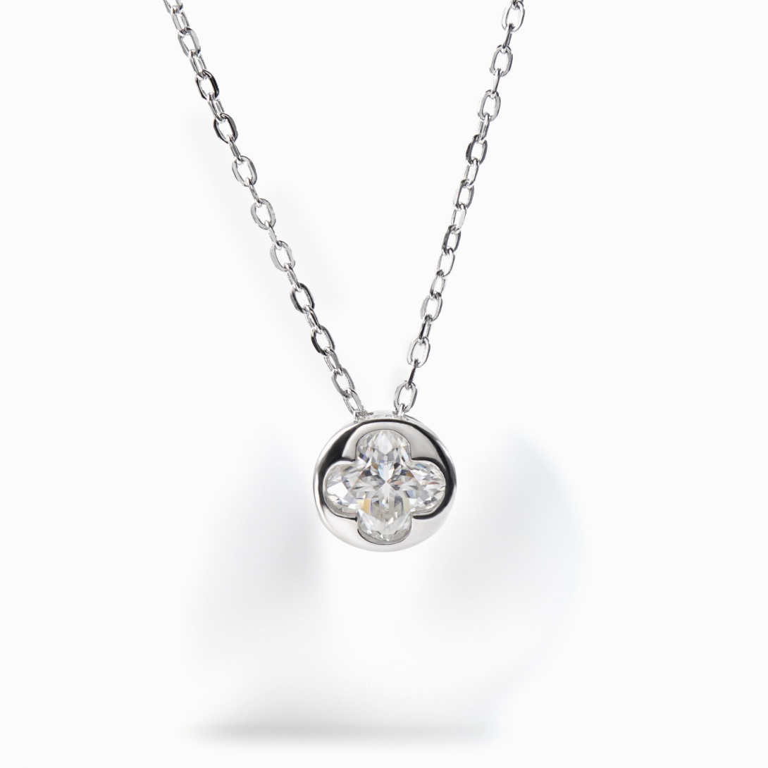 Delzzad 1ct Bloom Clover Cut Pendant Necklace Lab-Created Moissanite Necklace S925 Sterling Silver Moissanite Jewelry Engagement Wedding Anniversary Perfect Gifts