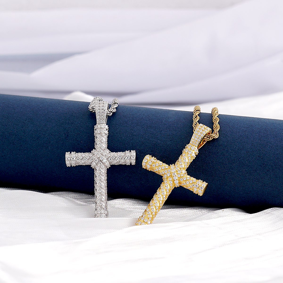 Round Cross Necklace D Color Synthetic Moissanite S925 Unisex Bling Necklace Chain Birthday Anniversary Mother's Day Gift for Men Women