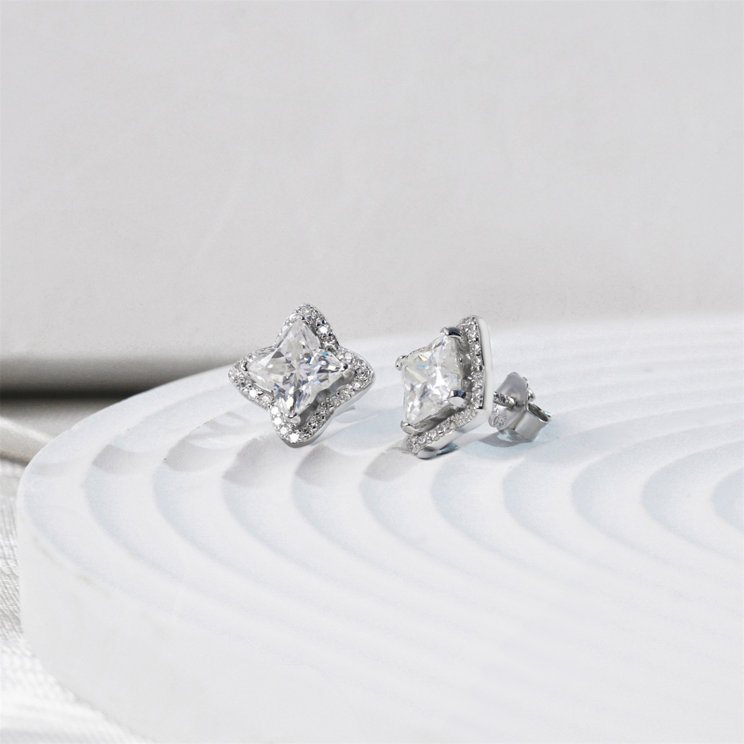 Delzzad Bling Luxury Four-Leaf Clover Earrings Lab-Created Moissanite Stud Earring S925 Sterling Silver Moissanite Jewelry Perfect  Gift for Men Women Wedding Set