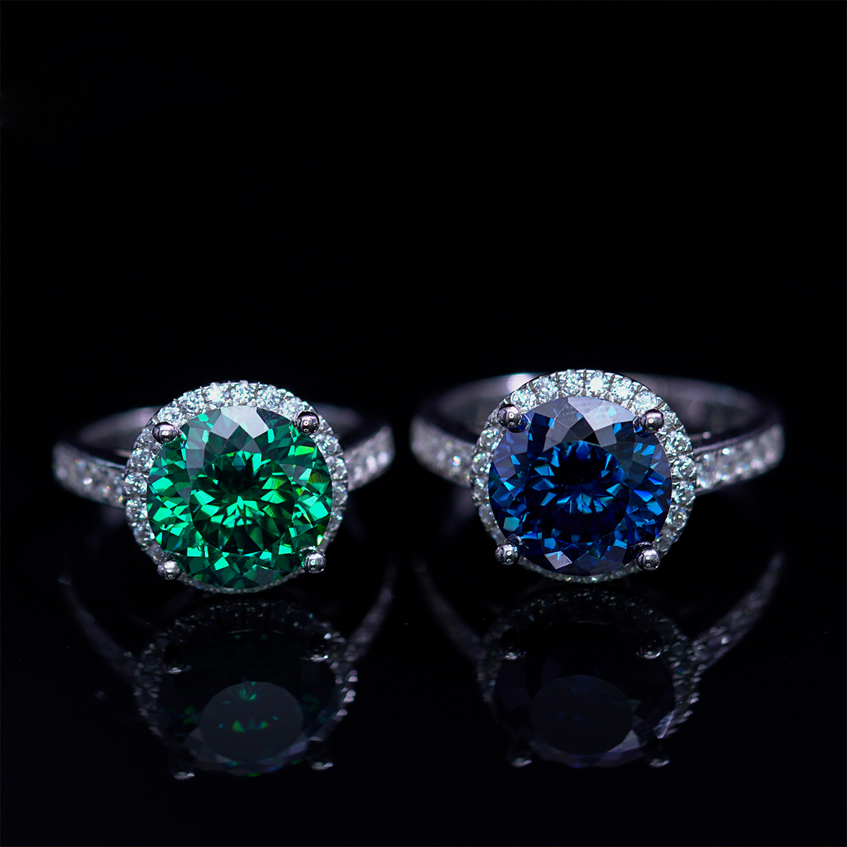 Hundreds Faces Round Synthetic Moissanite Halo Ring In 925 Sterling Silver