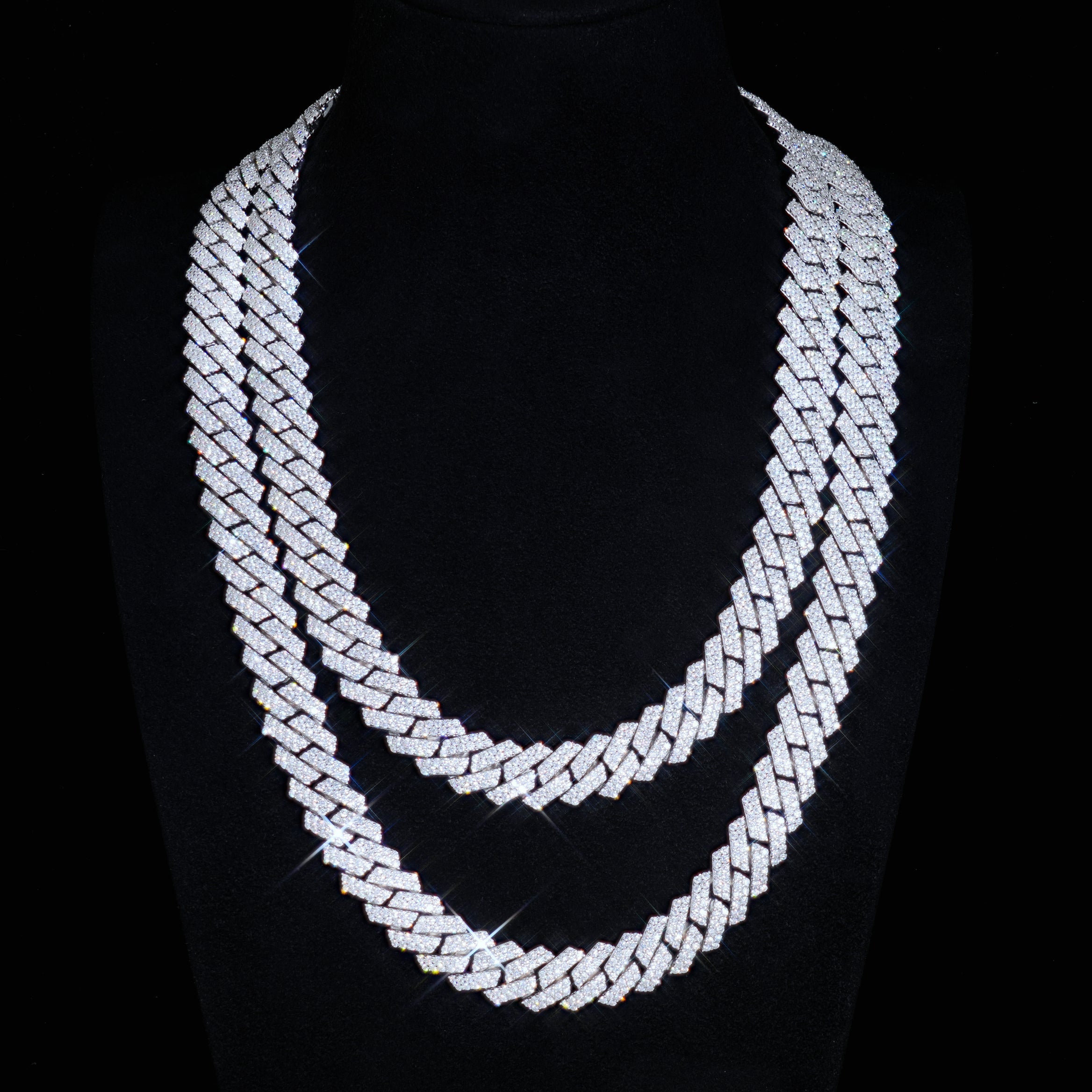 925S & VVS Moissanite 12MM Prong Cuban Link Chain