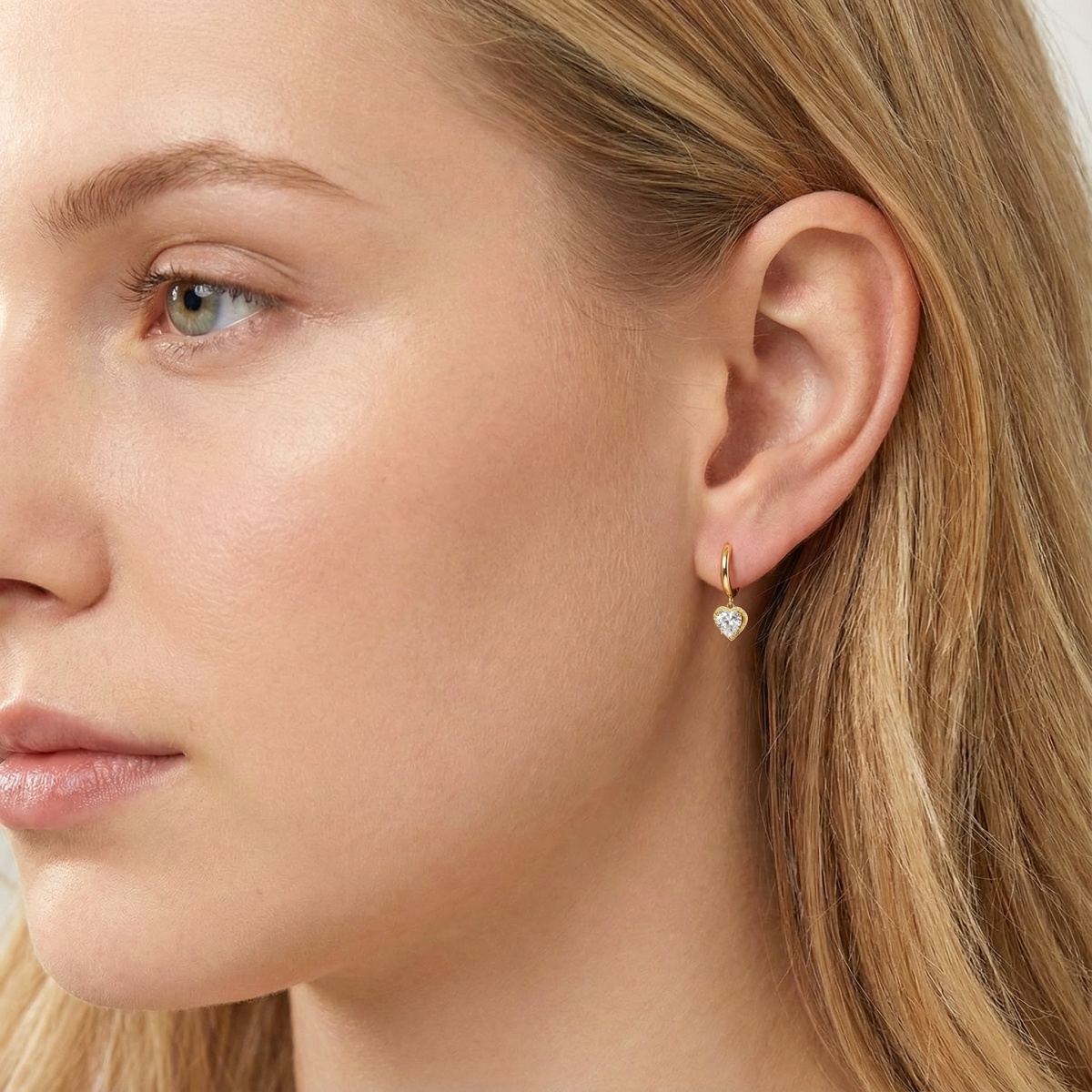 Delzzad Ethereal Love Heart Huggies Earrings Iced-out Heart Dangle Earrings D Color VVS Synthetic Moissanite Earrings Jewelry S925 Dangle Earrings for Women