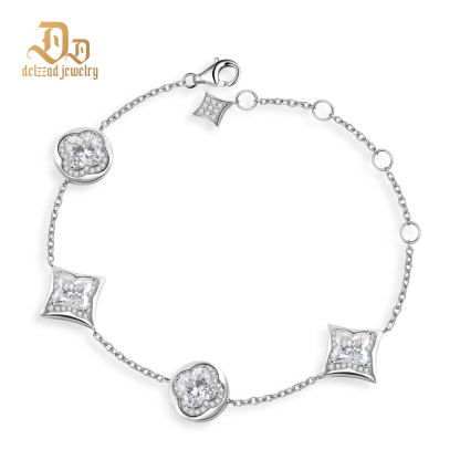4.5ct Brilliant Four-Leaf Clover Lily Bulb Adjustable Bracelet Lab-Created Moissanite Bracelet S925 Sterling Silver Moissanite Jewelry Engagement Wedding Anniversary Perfect Gifts