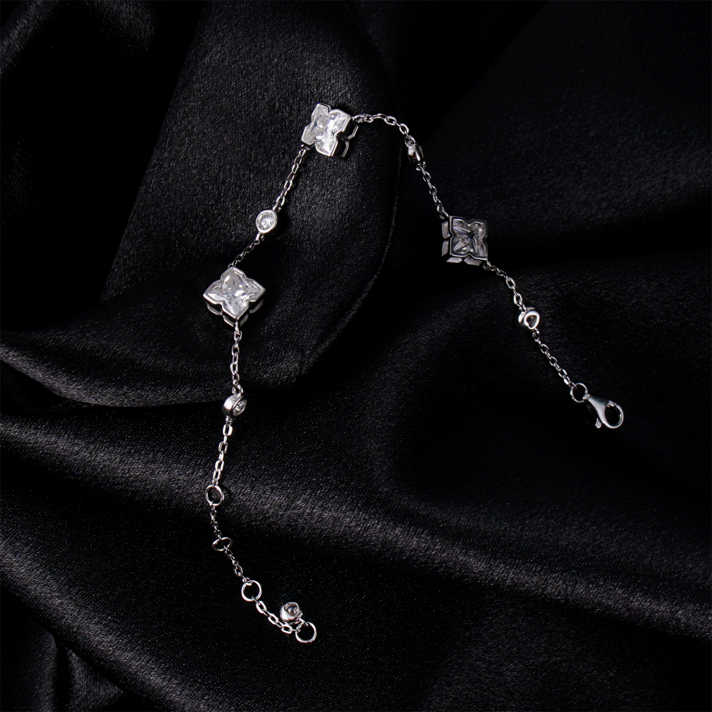 3.5ct Elegant Lily Bulb Leaf Clover Bloom Adjustable Bracelet Lab-Created Moissanite Bracelet S925 Sterling Silver Moissanite Jewelry Engagement Wedding Anniversary Perfect Gifts