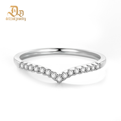 0.25ct S925 Round Synthetic Moissanite V Band