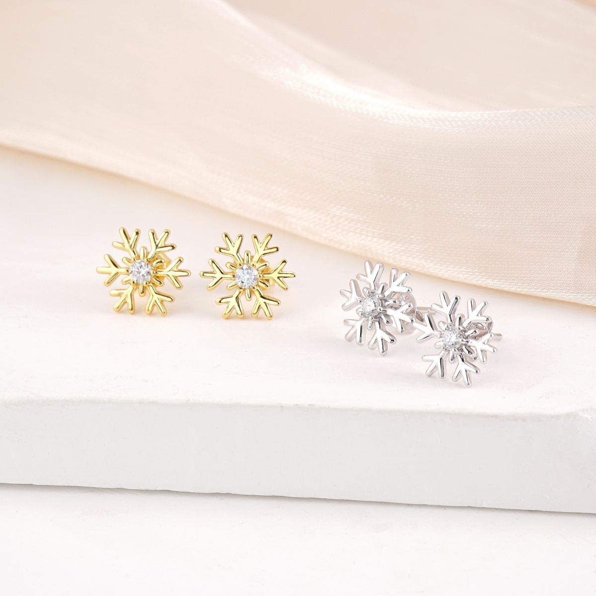 Delzzad Romantic Icy Snowflake Stud Earrings Synthetic Moissanite S925 Earring Jewelry Perfect Birthday Engagement Anniversary Christmas Gift