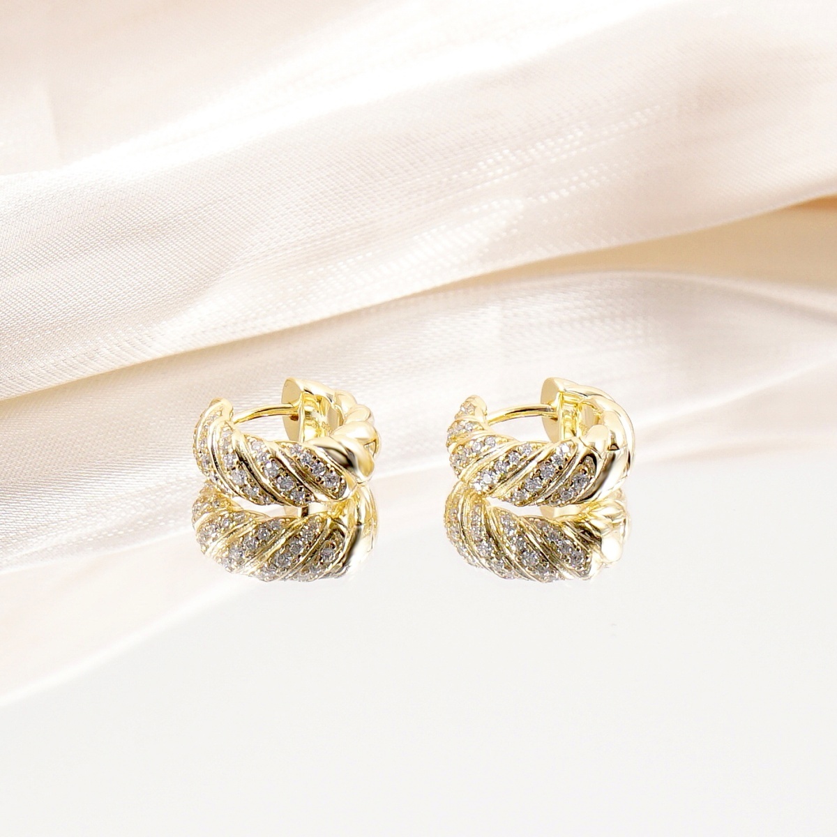 Delzzad Sculpted Cable Hoop Earrings D Color VVS Synthetic Moissanite Earrings Jewelry S925 Perfect Birthday Engagement Wedding Anniversary Christmas Gift