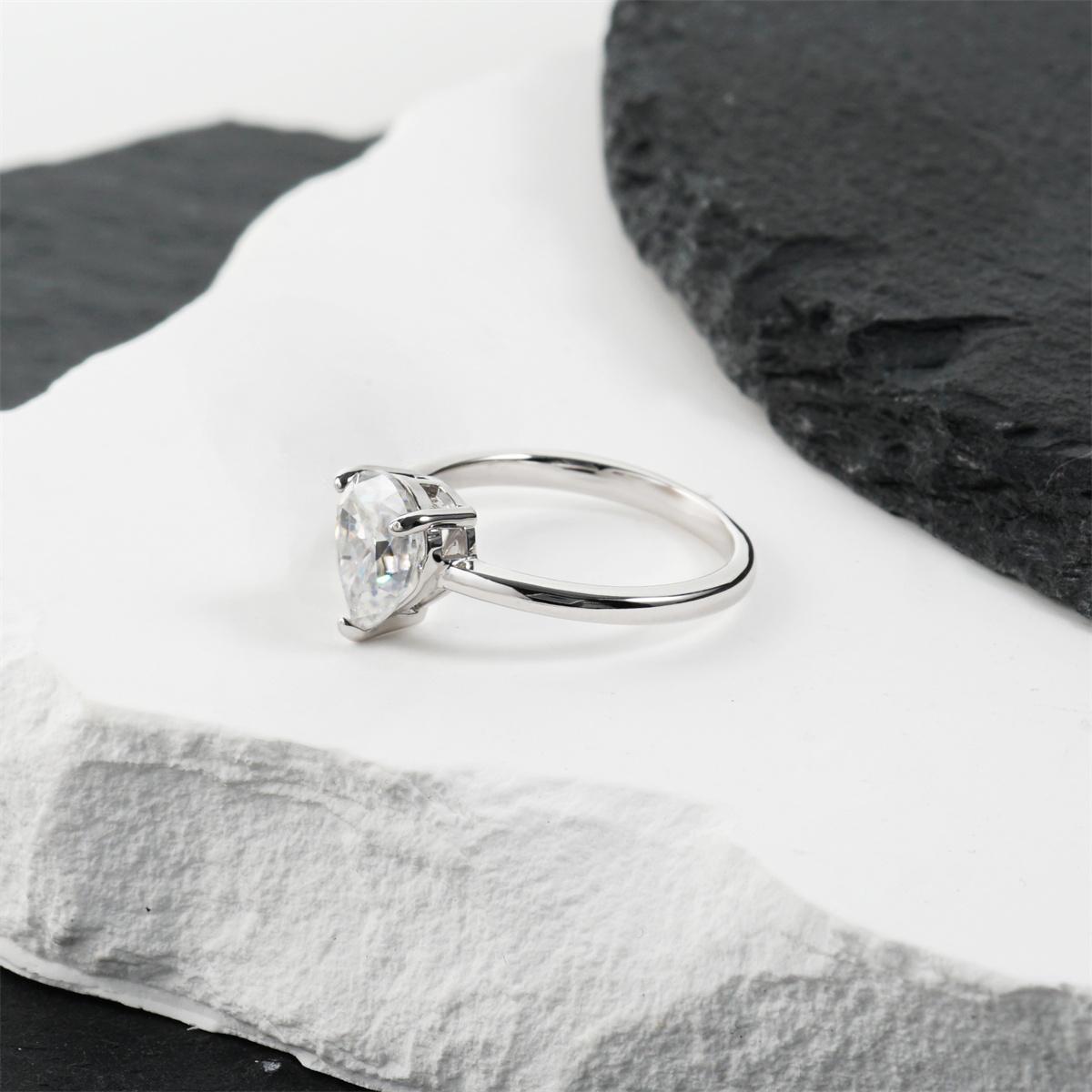 1.8ct Serene Tear Ring Classic Solitaire Pear Cut Prong Engagement Ring VVS Synthetic Moissanite Ring Jewelry Copper Band